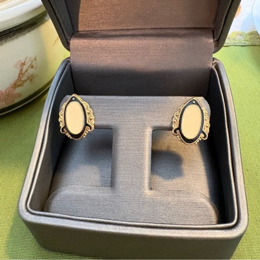 Vintage Costume Black and Gold Earrings